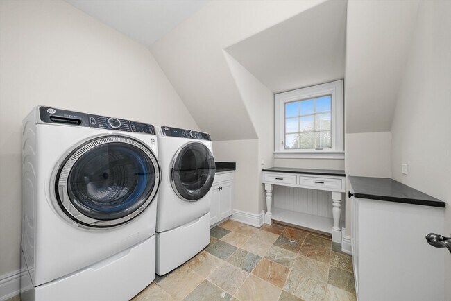 Building Photo - 6403 S Garfield St