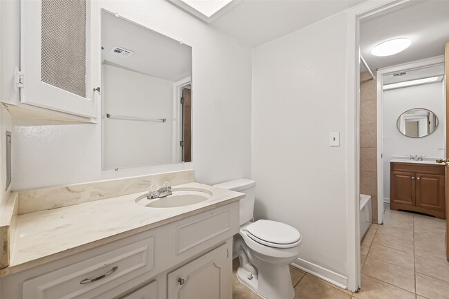 Building Photo - 9302 Eblen Dr