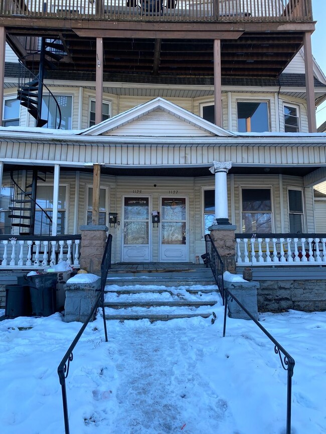 Building Photo - 1125-1127 Pittston Ave