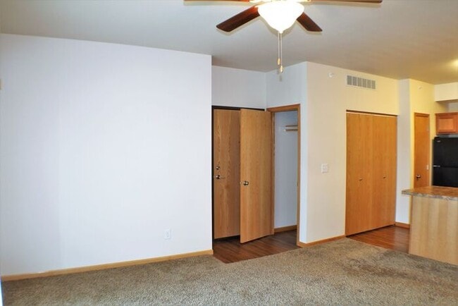 Building Photo - $1,200 | 2 Bedroom, 2 Bathroom Condo | No ...