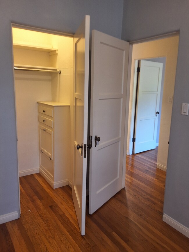 Closet Built-in - 5251 W 9th St