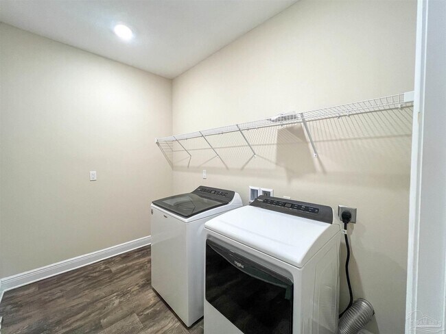 Building Photo - 8010 Majestic Cypress Dr