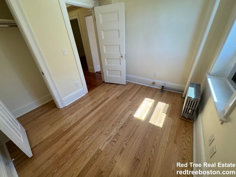 Building Photo - 885 Massachusetts Ave