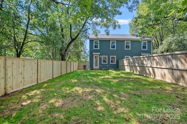 Building Photo - 1306 Moretz Ave