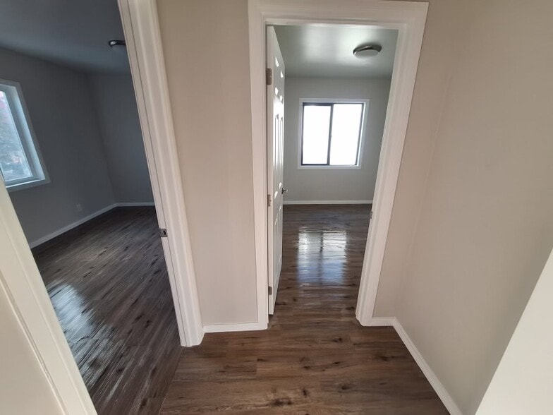 Building Photo - 1302 E Peck St