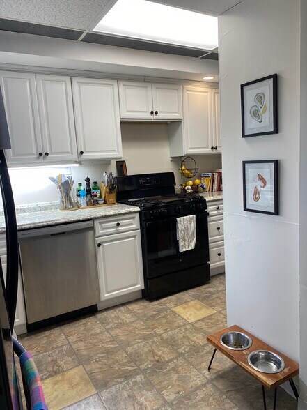 Building Photo - 67 Lawton Ave