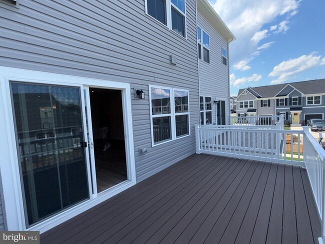 Building Photo - 9193 Edenderry Dr