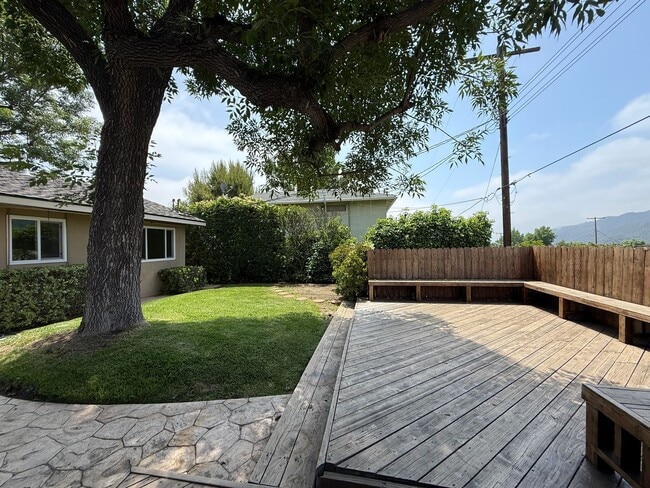Building Photo - 9235 Creemore Dr