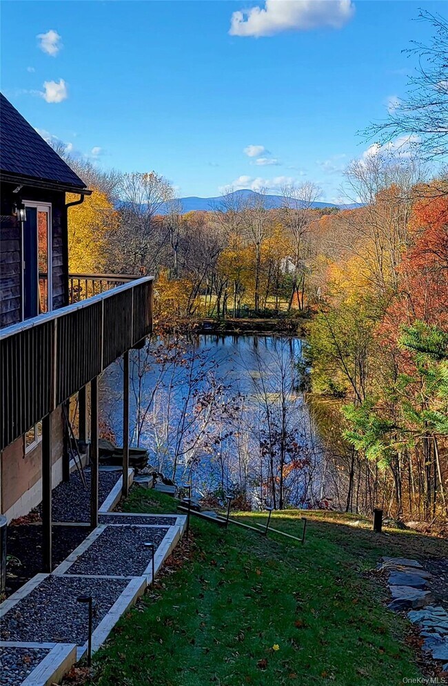 Building Photo - 461 NY-199