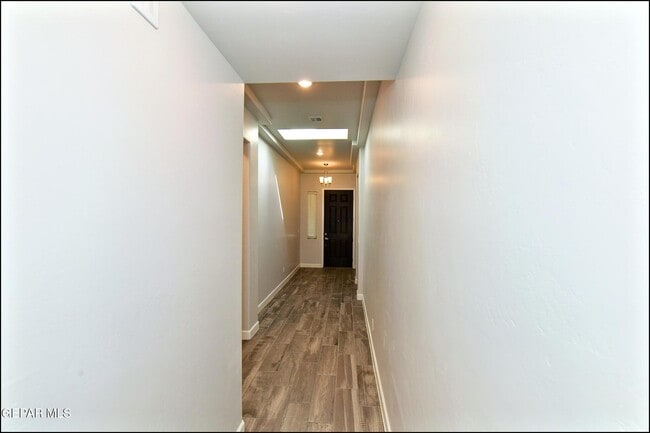 Building Photo - 13146 Cleethorpes St