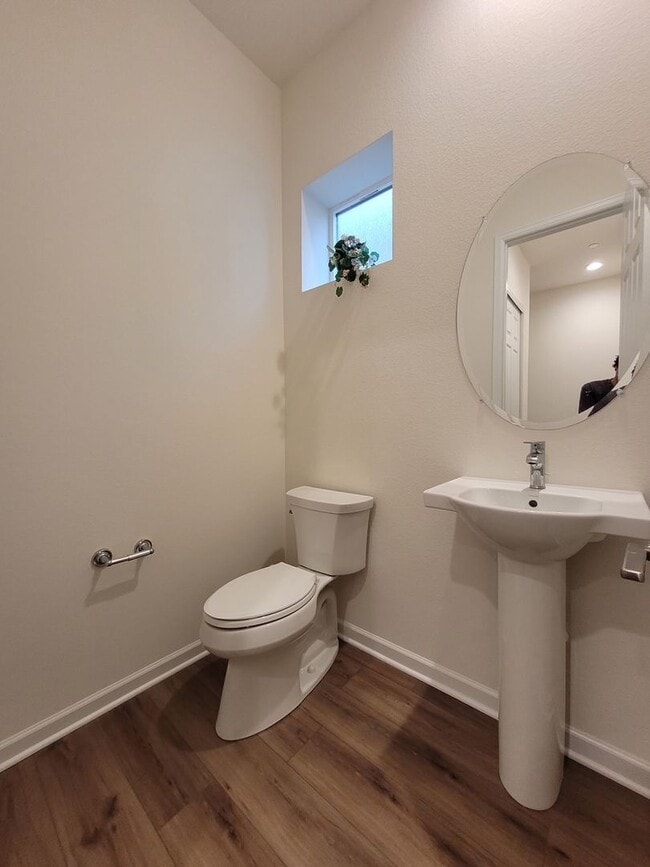 Building Photo - 820 Promenade Dr
