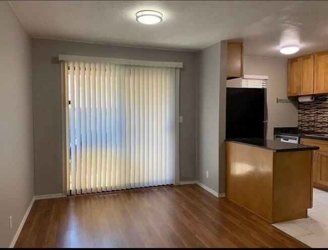 Building Photo - 256 Camelback Rd
