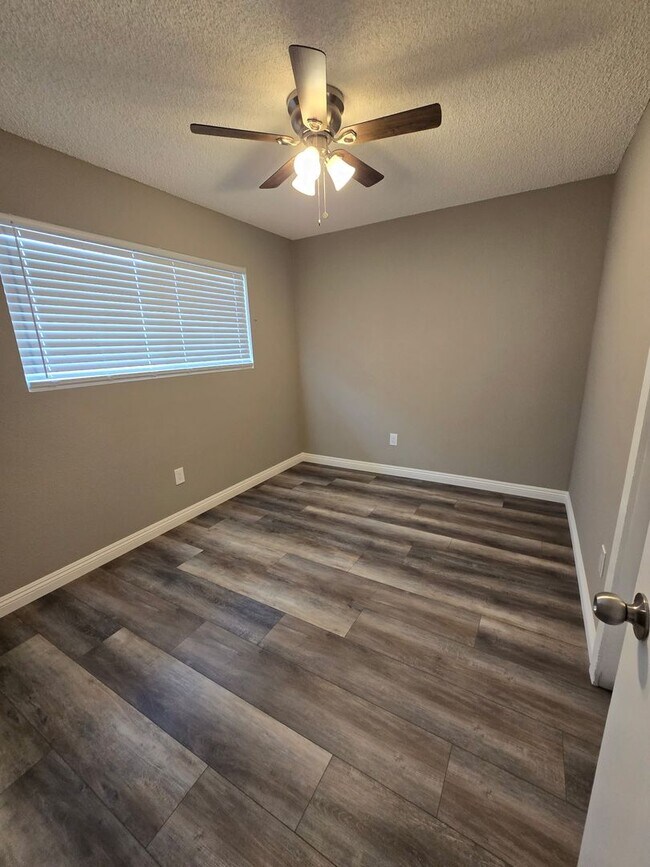 Building Photo - 16109 Spruce St