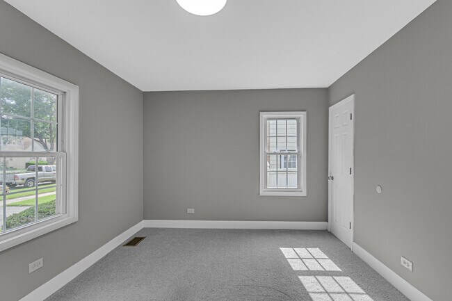 Building Photo - 3846 217th St