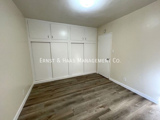 Building Photo - 159 Roycroft Ave