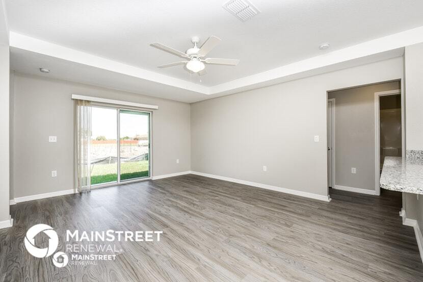 Building Photo - 621 NW 37th Pl