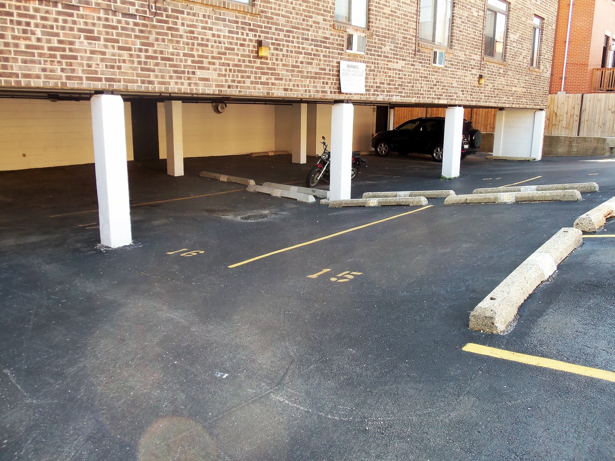 Parking (Uncovered) - 1750 N Mohawk St