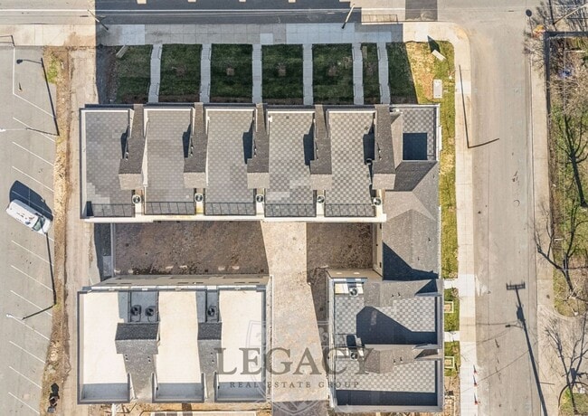 Building Photo - 1019 12th Ave N