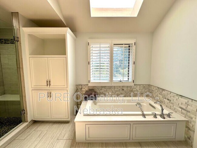Building Photo - 3447 S 161st Cir