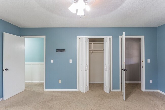 Building Photo - 4 Bedroom Rental in East Brainerd!