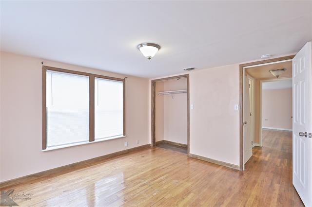 Building Photo - 2428 Maple St