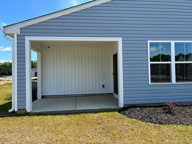 Building Photo - P2030