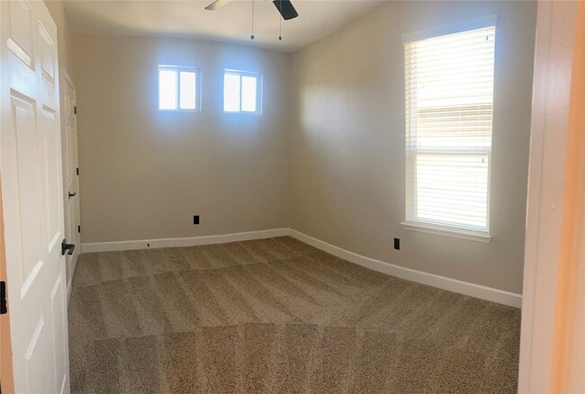 Building Photo - 62 Woodland Hills Dr