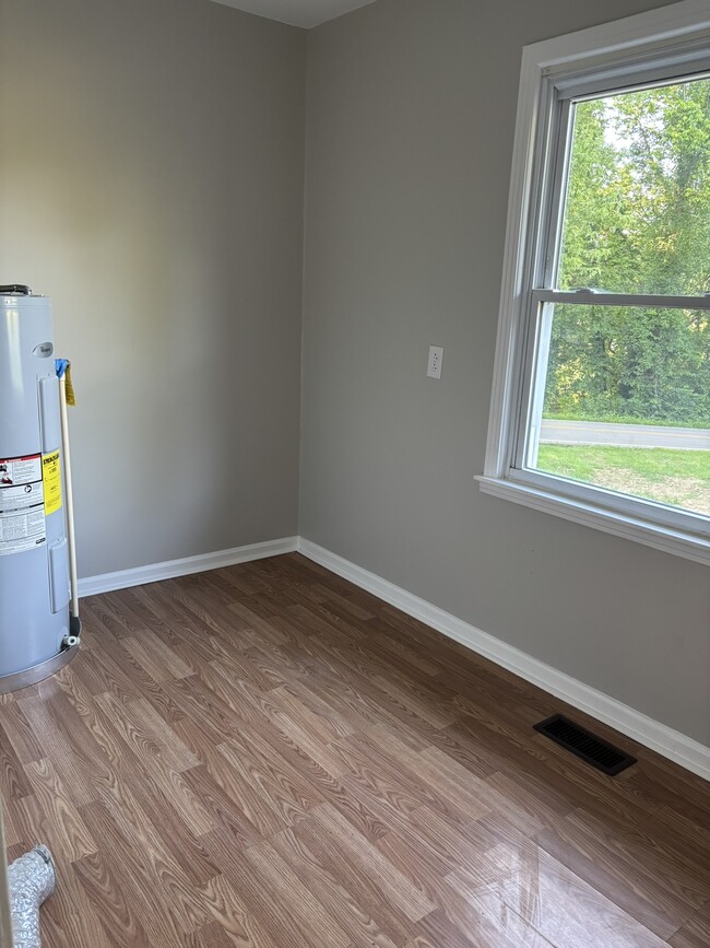 Building Photo - 10535 Hwy 231