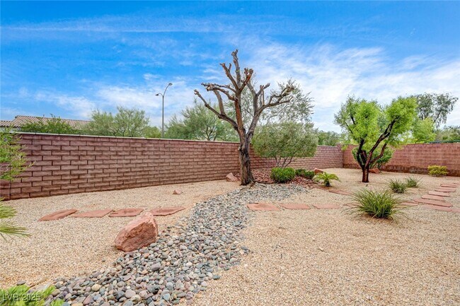 Building Photo - 8031 Pavarotti Ave