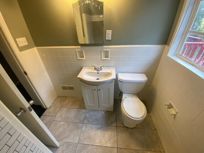 Building Photo - October Special!! Reduced Rent! Move In special- First Months Rent Free! Terms Apply! Call Today~