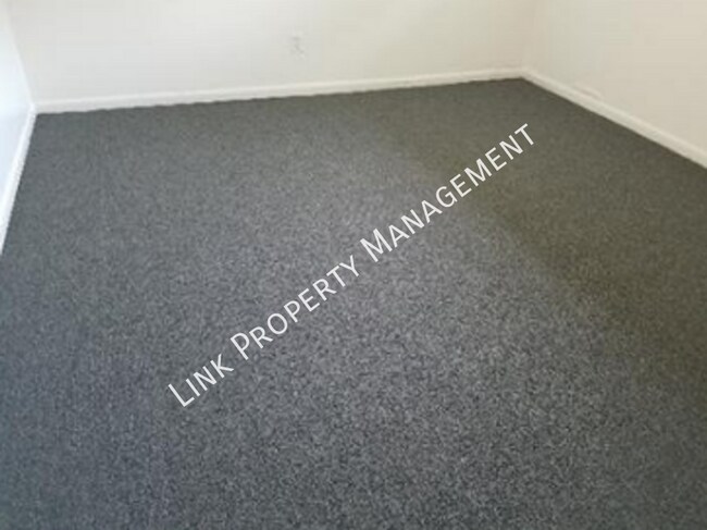 Building Photo - 4702B Murray Lake-