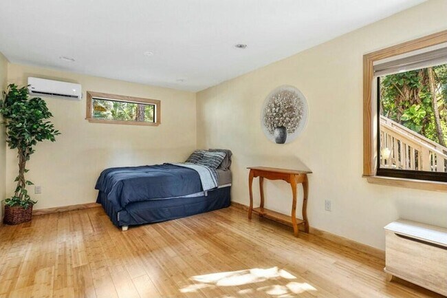 Building Photo - 9266 Pinion Dr