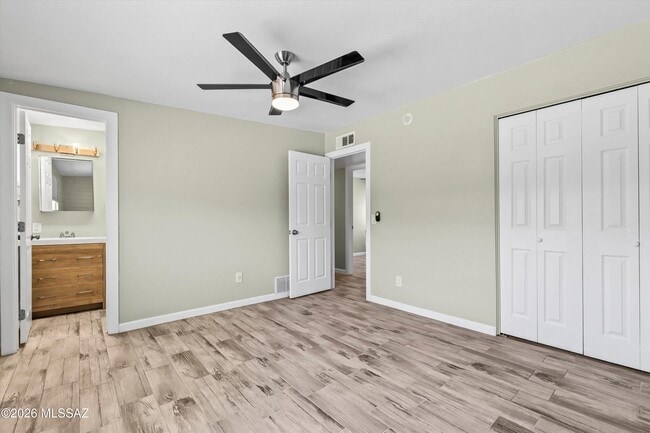 Building Photo - 3100 W Shumaker Dr