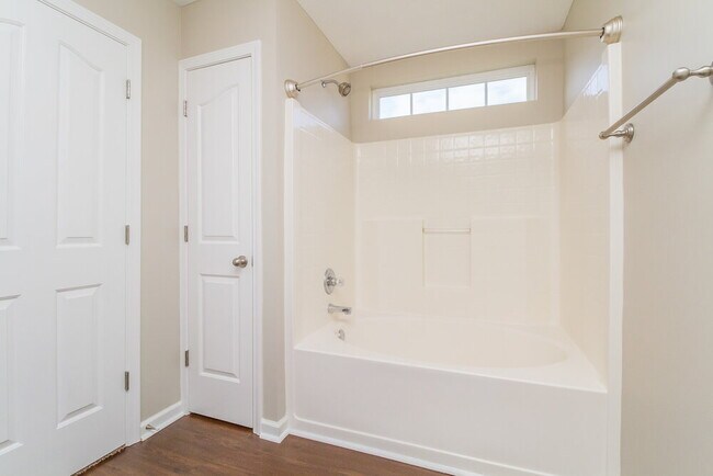 Building Photo - 2244 Rosecran Cir