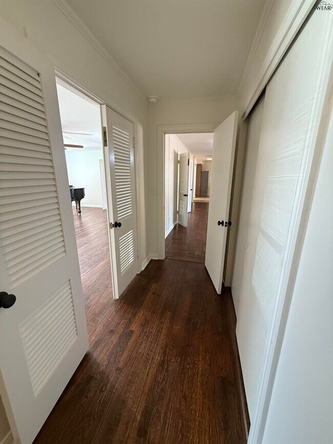 Building Photo - 2208 Avondale St