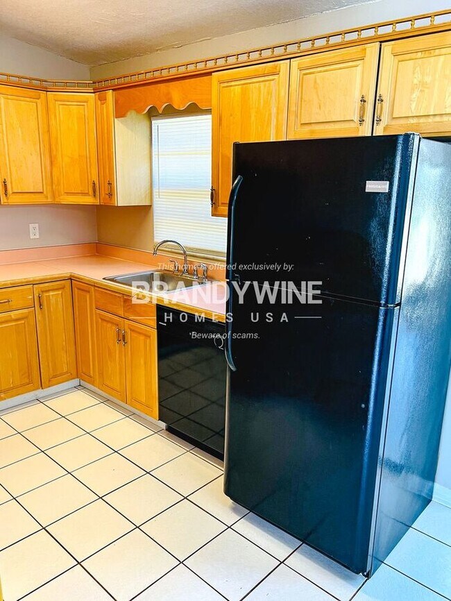 Building Photo - Beautiful 3BR in Deltona Lakes! MOVE IN SP...