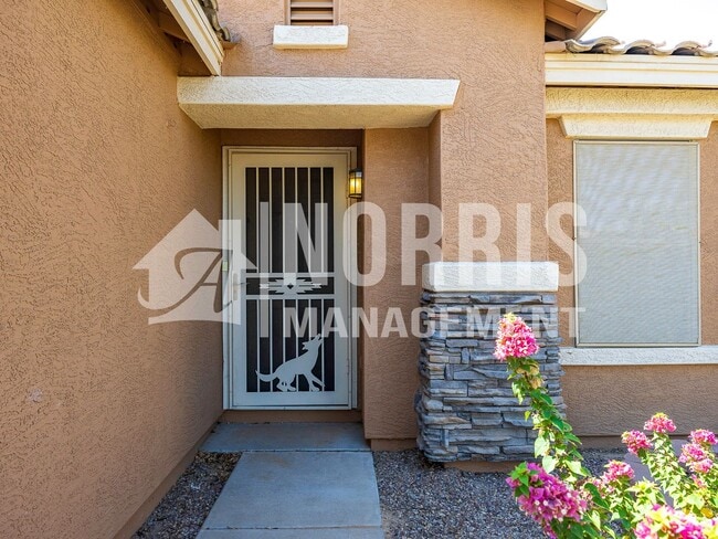 Building Photo - Beautiful Remodeled Home with 3 Rooms