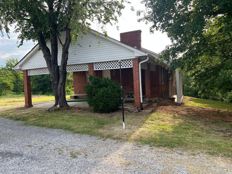 Building Photo - 8028 Hwy 49 E