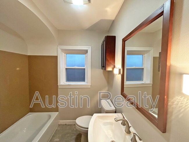 Building Photo - 1108 Collingwood Dr