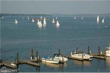 Building Photo - 421 Concord St