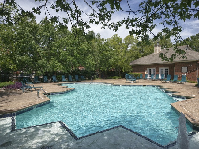 Building Photo - MONTICELLO APTS