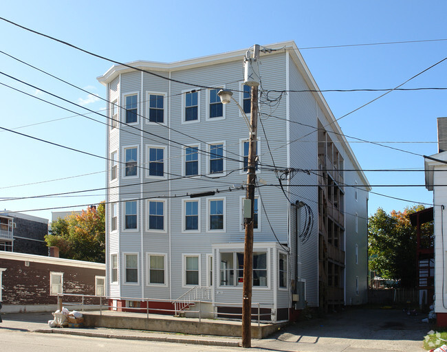 Building Photo - 141 Pierce St