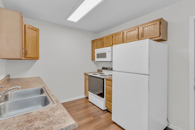 Building Photo - 5015 CARRIE RIDGE Dr