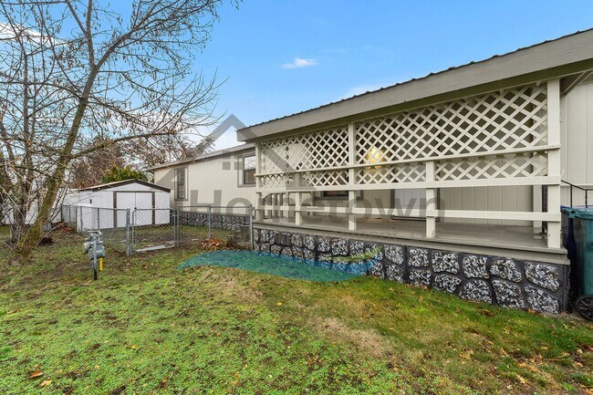 Building Photo - 2-Bedroom 2-Bathroom Home with Off-Street Parking Available in Coeur d’Alene!