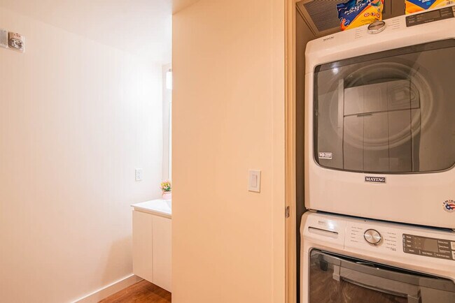 Building Photo - 101 N 1st Ave