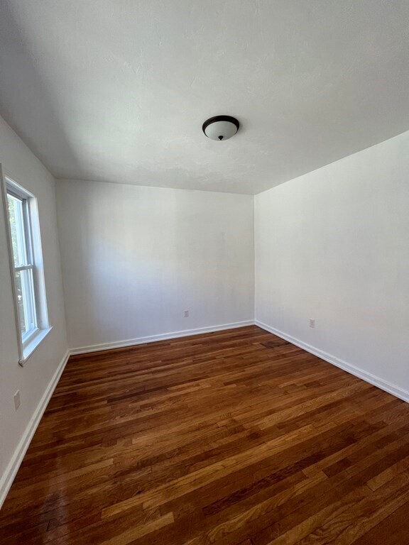 Building Photo - 40 Tennis Rd