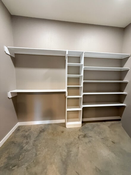 Building Photo - 1991 County Rd 2443