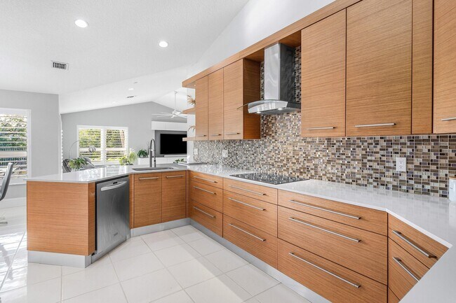 Building Photo - 20376 Hacienda Ct