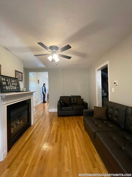 Building Photo - 45 Old Harbor St