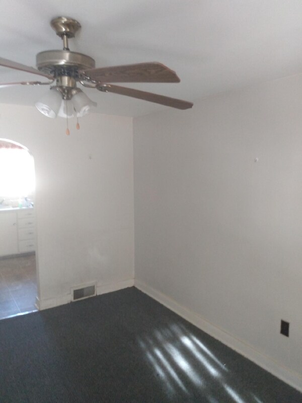 Building Photo - 430 S Center Ave